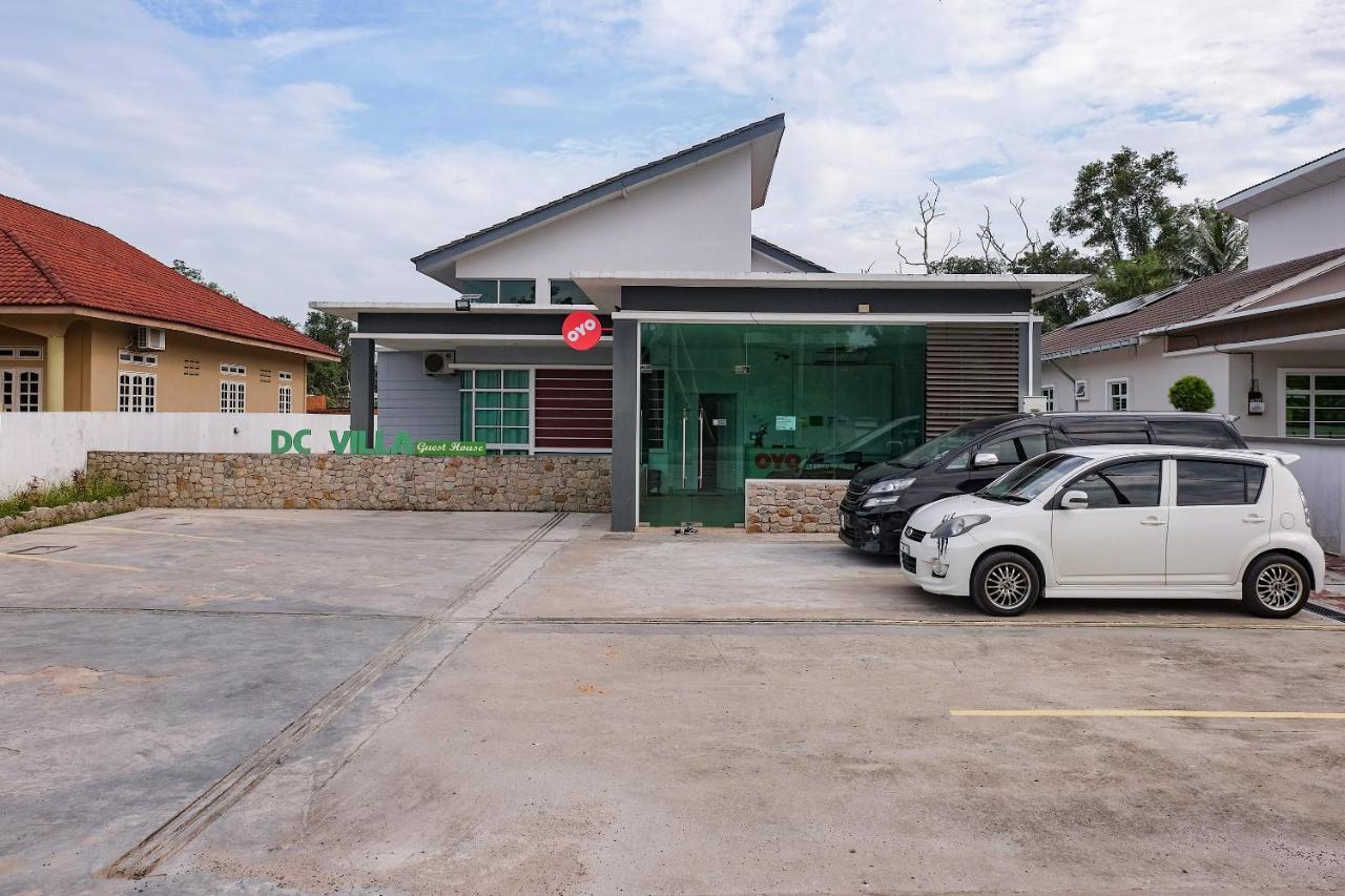 Oyo 90005 Dc Villa Guest House Kuala Rompin Exterior photo