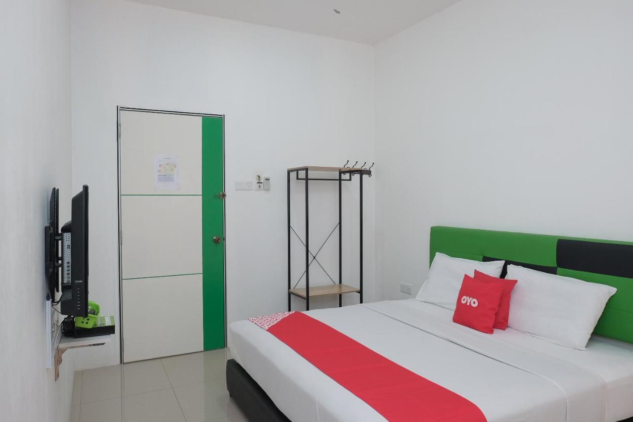 Oyo 90005 Dc Villa Guest House Kuala Rompin Exterior photo