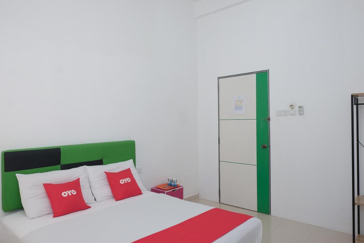 Oyo 90005 Dc Villa Guest House Kuala Rompin Exterior photo