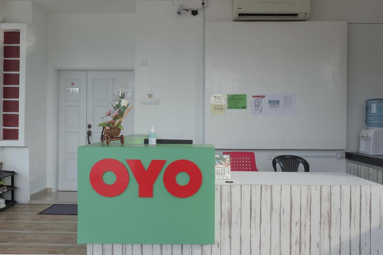 Oyo 90005 Dc Villa Guest House Kuala Rompin Exterior photo